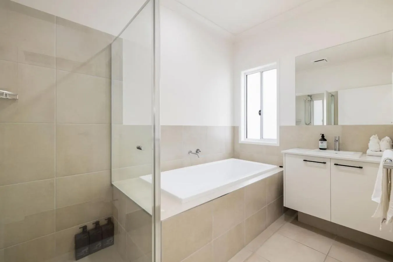 Spacious 4Br Modern Home By Parks And Forest Greenbank
